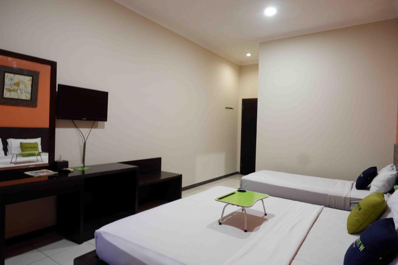 Urbanview Hotel Solo Tiara Экстерьер фото