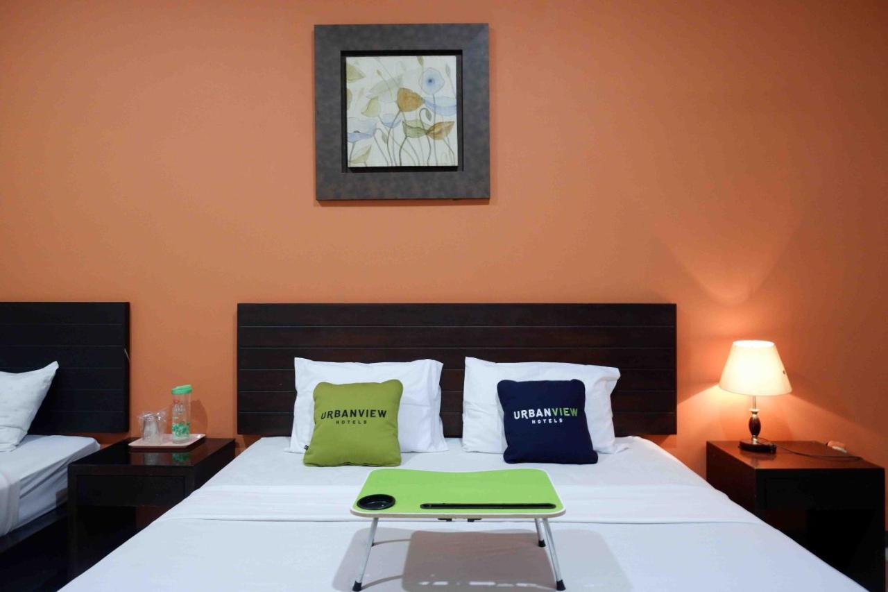 Urbanview Hotel Solo Tiara Экстерьер фото